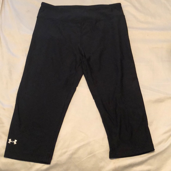 Under Armour Pants - UNDER ARMOUR CAPRI LEGGINGS